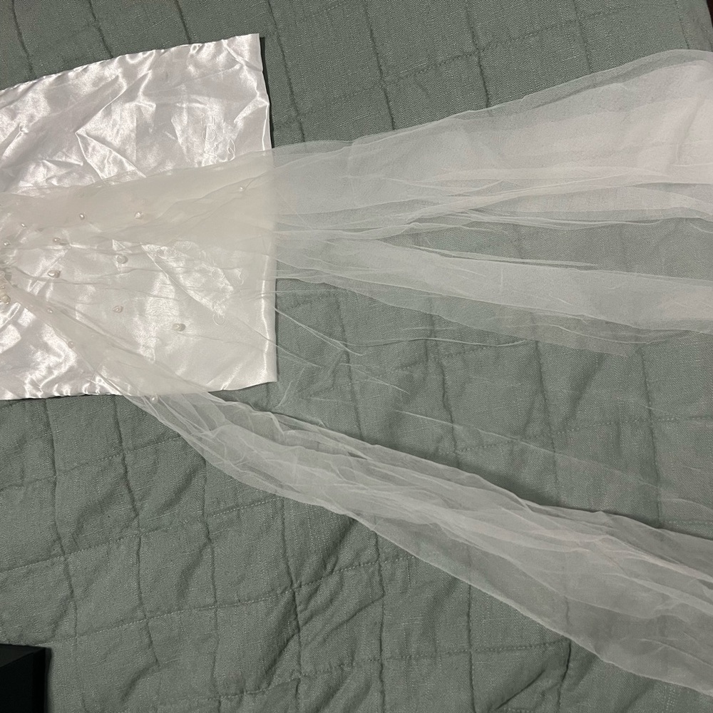Grace Loves Lace Ivory Pearl Veil Comb - Picture 5 of 5